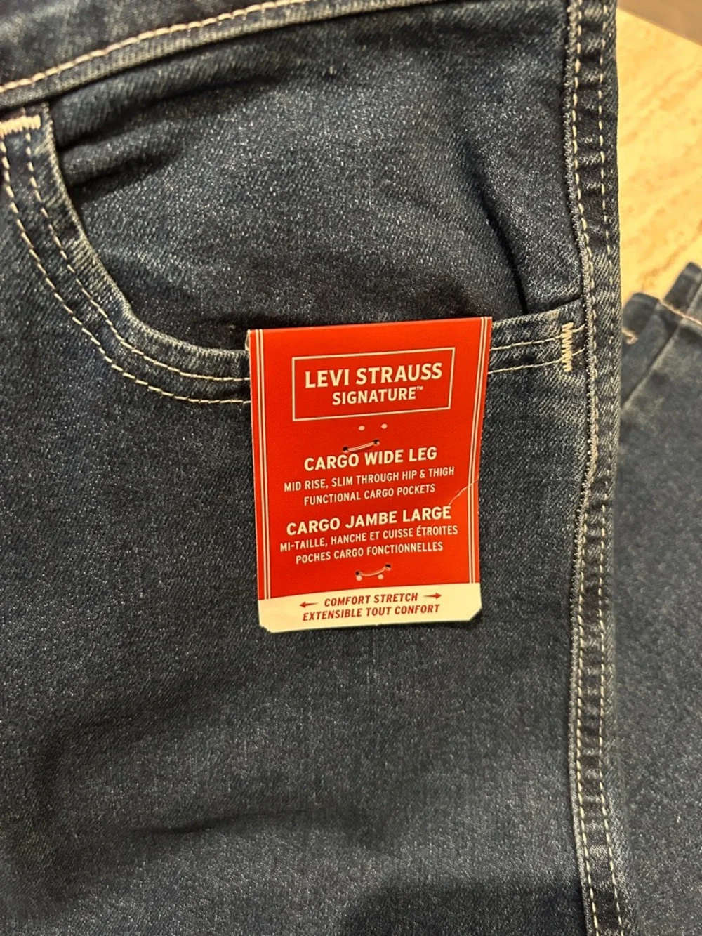 NEW 🆕 Levi's Strauss Sigbature Indigo Blue Cargo Wide-Leg Jeans - Picture 2 of 4